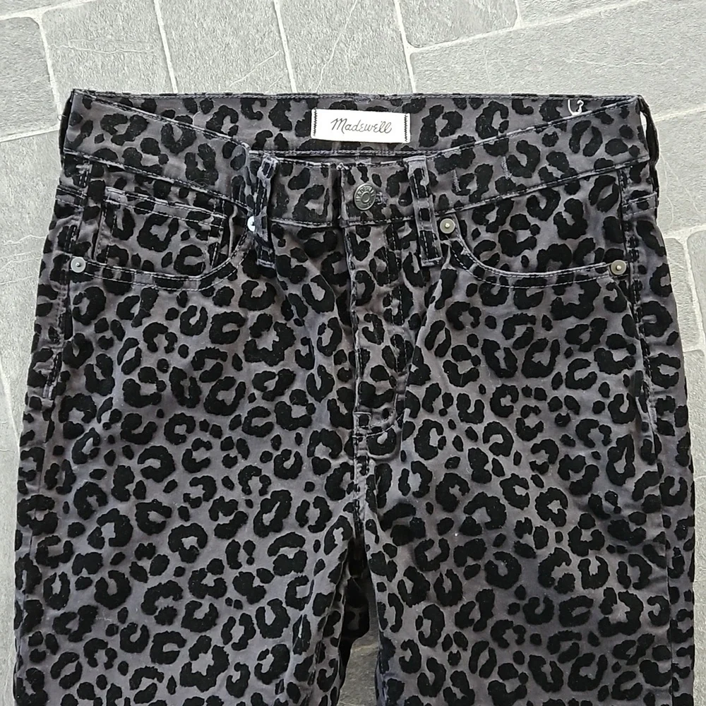 NWOT! Madewell 9" Mid-Rise Skinny Jeans Flocked Leopard Edition Size 26 Waist - Picture 5 of 11